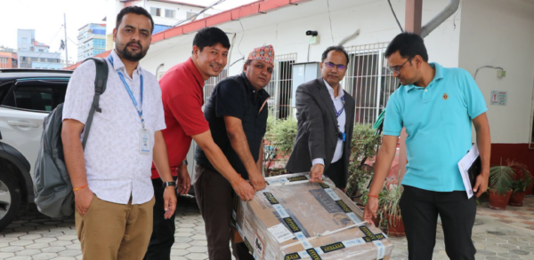 उद्धारलाई प्रभावकारी बनाउन दूर सञ्चारले दियो २० थान स्याटेलाइट फोन