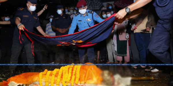 भोटेकोशीमा मृत्यु भएका प्रहरी सहायक निरीक्षकको पशुपतिमा दाहसंस्कार