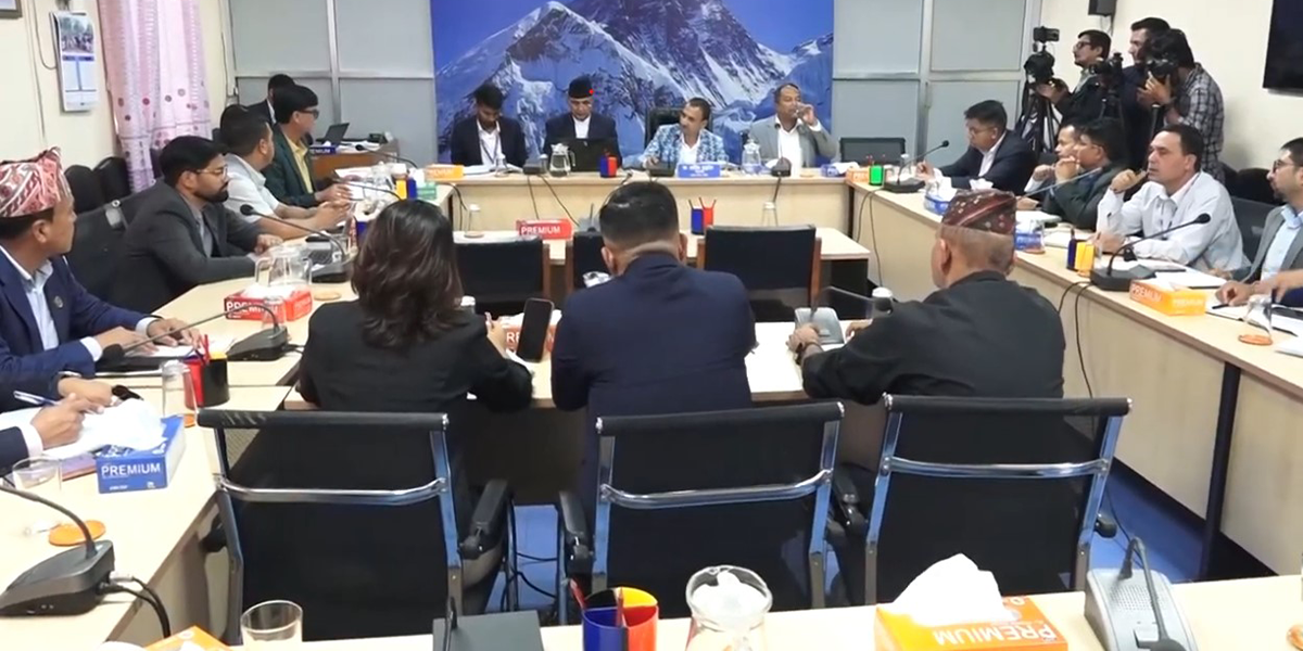 स्वच्छ खानेपानी उपलब्ध गराउने कामलाई प्राथमिकतामा राख्न सरकारलाई निर्देशन