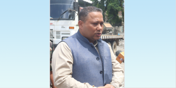 केरुङमा रोकिएका नागरिकलाई वैकल्पिक मार्गबाट नेपाल ल्याउँछौँ : परराष्ट्रमन्त्री