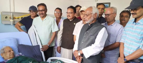 अस्पताल भर्ना भएका महन्थ ठाकुरको कस्तो छ अवस्था?