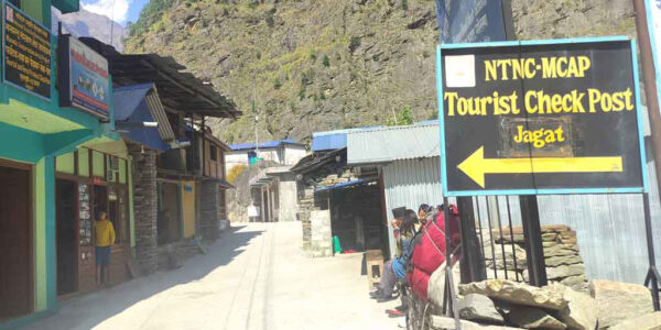 बूढीगण्डकी र थेराङ खोलाको बाढीले मनास्लु पदमार्ग अवरुद्ध