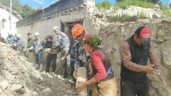 भूकम्पले क्षतिग्रस्त उपल्लो मुस्ताङका घर (तस्बिरहरू)