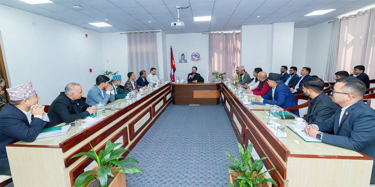 दीर्घकालीन नीति र नयाँ विचारमा केन्द्रित हुन प्राविधिक पृष्ठभूमिका सांसदलाई प्रधानमन्त्रीको आग्रह