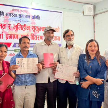 मकवानपुरगढीमा लालपुर्जा वितरण, ६ सुकुम्बासी परिवार बने जग्गाधनी