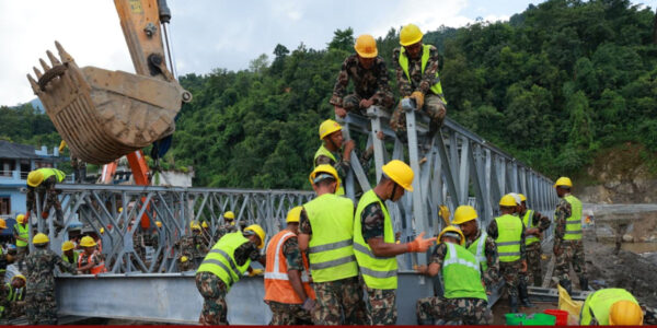 पूर्वाधार पुनर्निर्माणमा सेना,तादी नदीमा ६० मिटरको एक्रो ब्रिज निर्माण,अवरुद्ध सडक खुलाइँदै