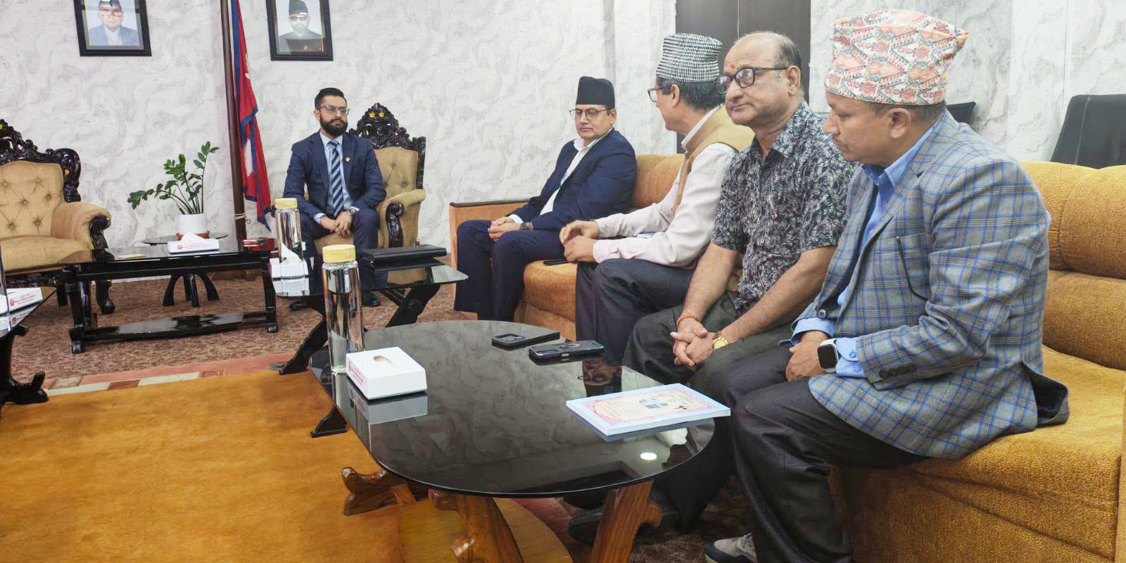 शिक्षक महासंघसँग शिक्षामन्त्री पोखरेलले भने- सबै विषयमा खुला छलफल गरौँ