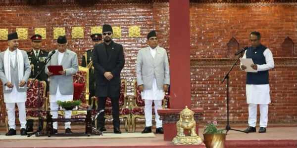 नवनियुक्त उद्योगमन्त्री साहले लिए शपथ