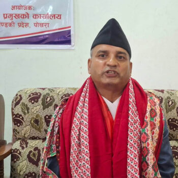मुख्यमन्त्री पाण्डेको सरकार जोगाउन फणीन्द्रले दिए फेरि साथ