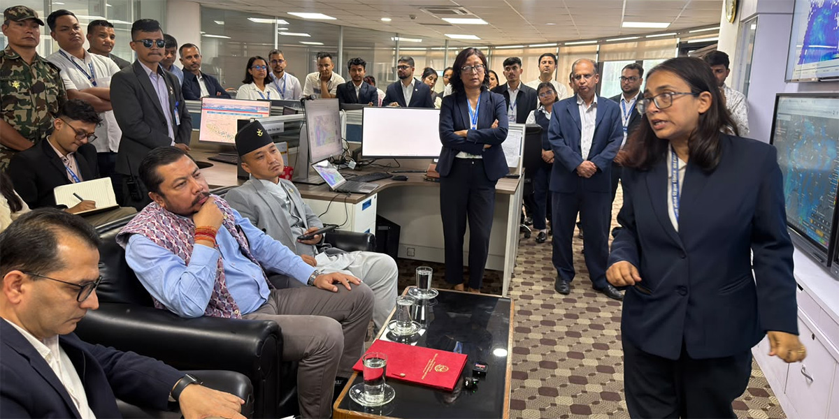भारी वर्षाको सम्भावनाबारे गृहमन्त्री र ऊर्जामन्त्रीले मौसम विभागमा लिए अपडेट
