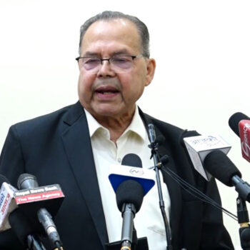 संविधान संशोधनको बेमौसमी बाजा बजाइएको छ : खनाल