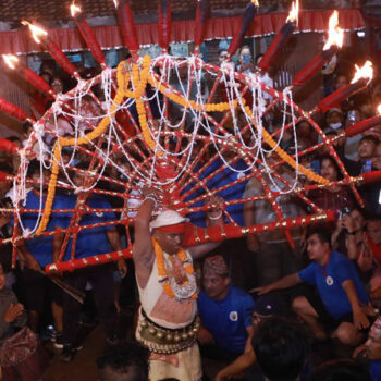 भक्तपुरका वीरेन्द्रभक्त श्रेष्ठले पाँचौँपटक जिब्रो छेड्ने