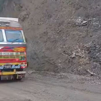 कृष्णभीरको पहिरो पन्छाएपछि खुल्यो पृथ्वी राजमार्ग, चल्न थाले मालबाहक सवारी