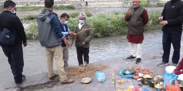 कुशको शव बनाएर दाहसंस्कार