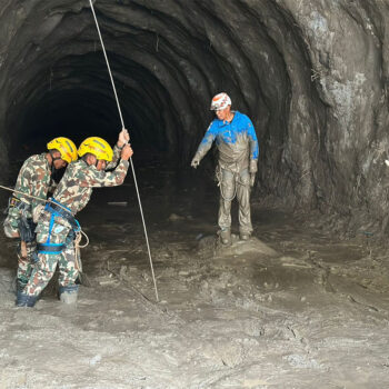 रसुवा बाढी : टनेल उद्धारमा निरन्तर प्रयास, ९ हजारभन्दा बढी सेना परिचालन