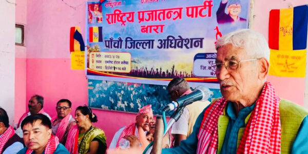 राप्रपा नेतालाई धवलशमशेरको पार्टीमा प्रवेश गरेको हल्ला फैलाइएपछि …