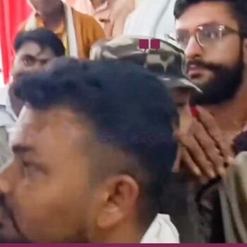 सिरहामा कार्यक्रमको बीचबाटै किन बाहिरिए शिक्षामन्त्री?