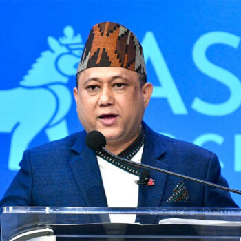 किन फिजी उडे परराष्ट्रमन्त्री शिशिर खनाल?