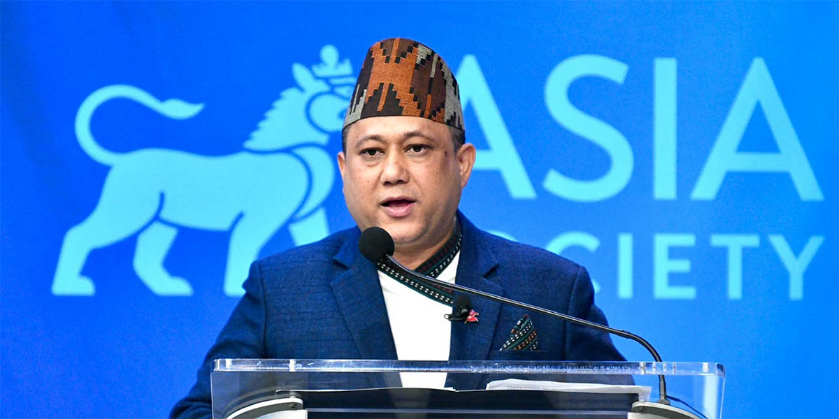 किन फिजी उडे परराष्ट्रमन्त्री शिशिर खनाल?