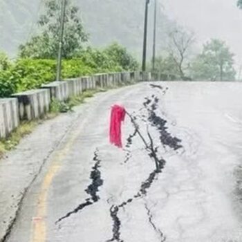 सिमलतालमा भासियो मुग्लिन–नारायणगढ सडक