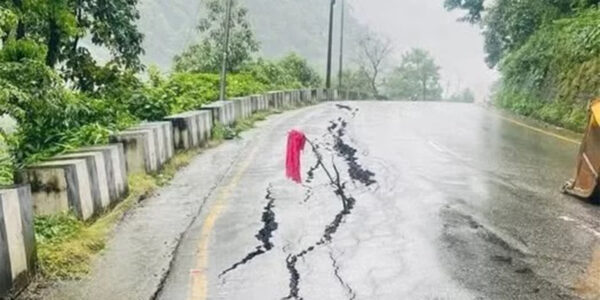 सिमलतालमा भासियो मुग्लिन–नारायणगढ सडक