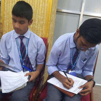 पाठ्यक्रम परिमार्जनमा कक्षाकोठामै पुगेर सुझाव संकलन