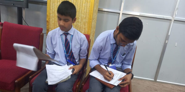 पाठ्यक्रम परिमार्जनमा कक्षाकोठामै पुगेर सुझाव संकलन
