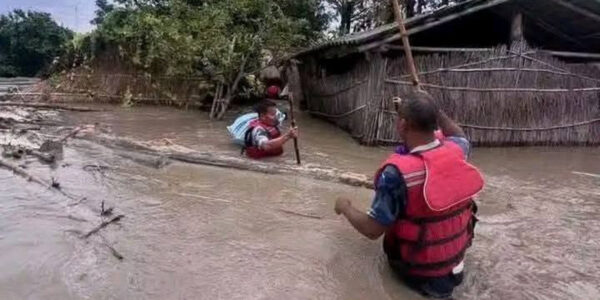 सुस्ताका सबै नागरिकलाई नारायणीवारि ल्याइयो