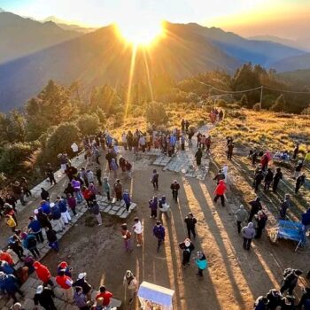 पर्यटकको रोजाइमा घोडेपानी–पुनहिल