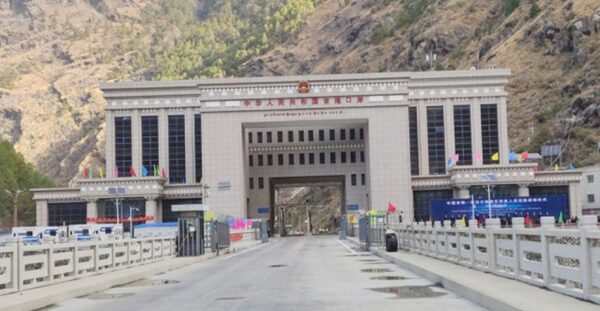 तीन दिनका लागि खुल्ने भयो तातोपानी नाका