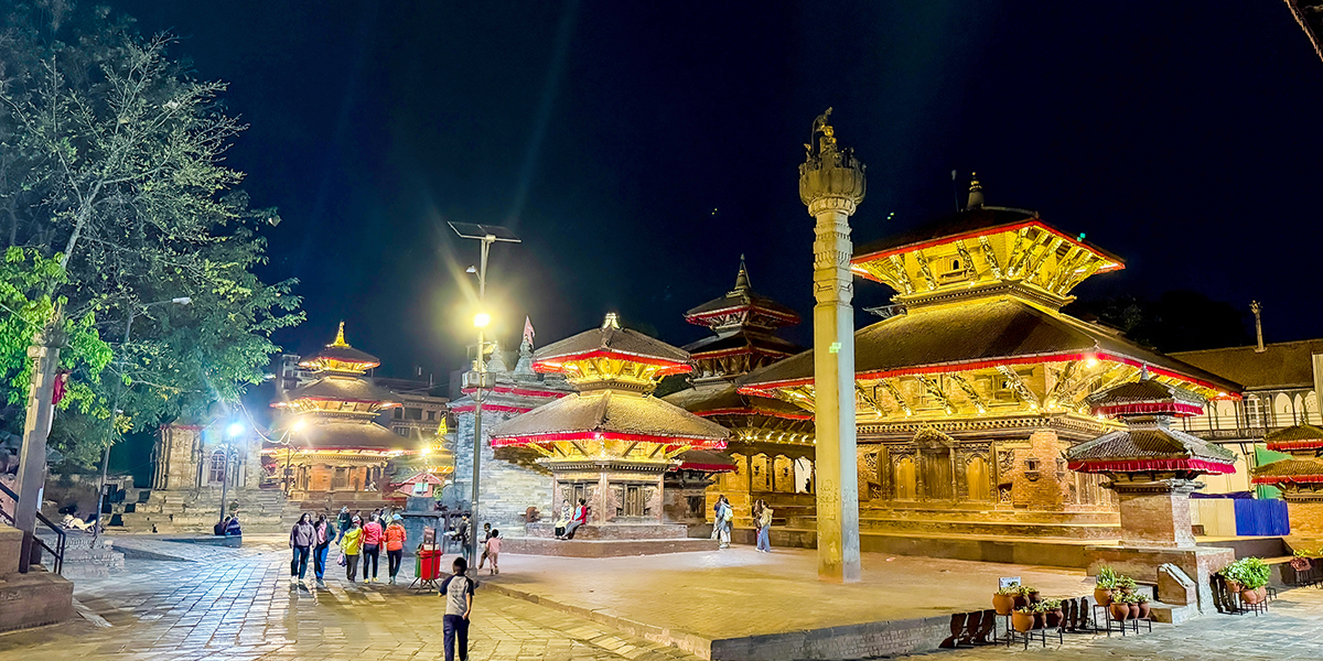 साँझको वसन्तपुर दरबार स्क्वायर