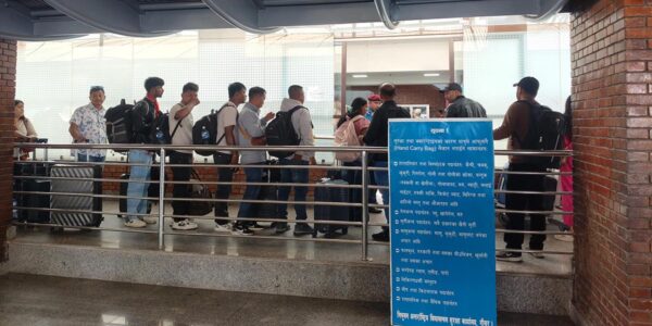 दसैँ पनि रोकिएन विदेसिने क्रम
