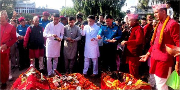 विन्ध्यवासिनी मन्दिरमा फूलपाती बढाइँ