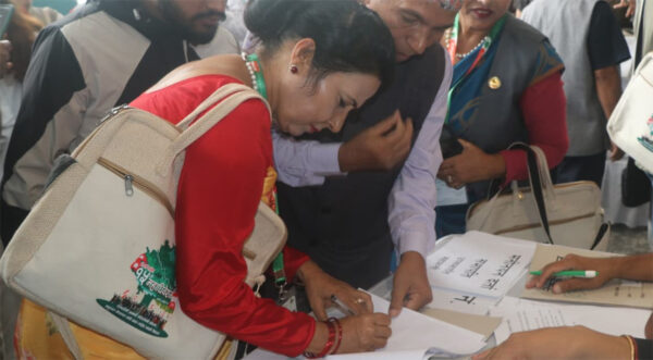 कांग्रेस महामन्त्रीमा डिलाको उम्मेदवारी दर्ता
