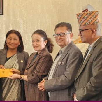 बाढी प्रभावितका लागि विद्यार्थीबाट पाँच लाख पाँच हजार सहयोग