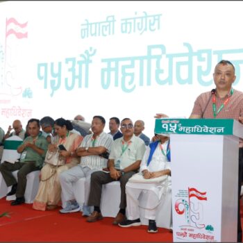 किन थपिरहेका छन् गगनले कांग्रेसमा पद?