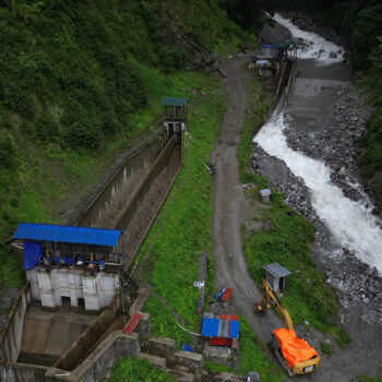 म्याग्दीको रेलेखोलाको बाँधमा बाढीले विद्युत् उत्पादन बन्द