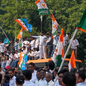 दिल्लीमा सर्वोच्च अदालततर्फ विपक्षी दलहरूको ‘मार्चपास’