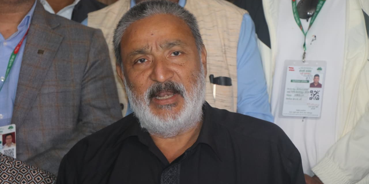 कांग्रेस सभापतिका उम्मेदवार किशोरसिंह राठौरले फिर्ता लिए उम्मेदवारी