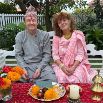दसैँमा रमाउँदै विदेशी कूटनीतिक अधिकारी