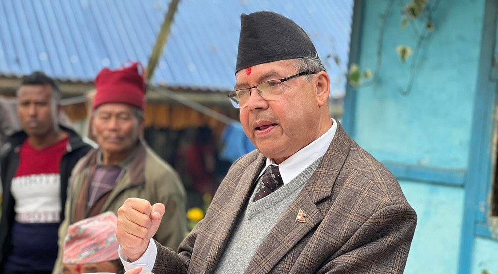 राष्ट्रियतामाथि संकट बढ्यो, राजावादीहरू सल्बलाउन थाले : झलनाथ खनाल